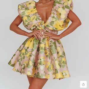 Selfie Leslie bennet floral dress